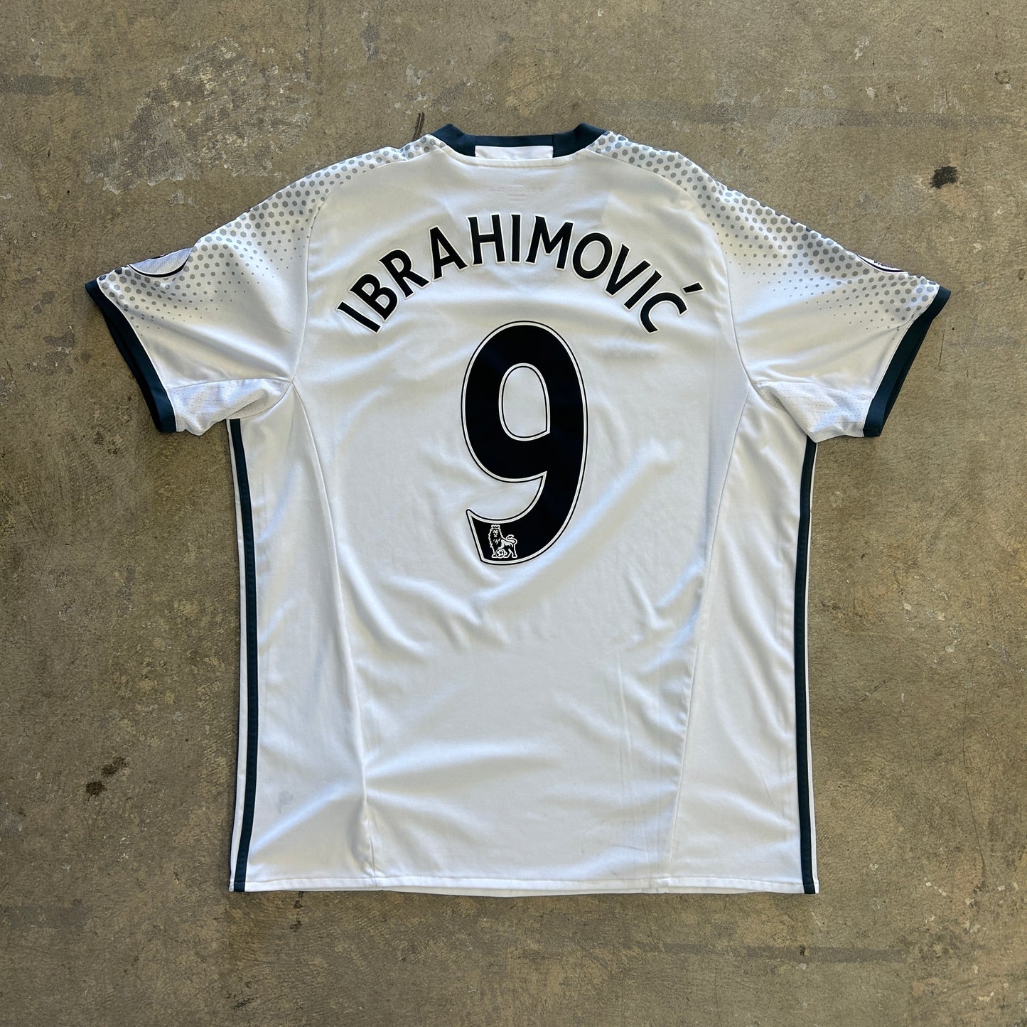 Manchester United Third Jersey 2016-17 Zlatan Ibrahimovic #9 Sz XL