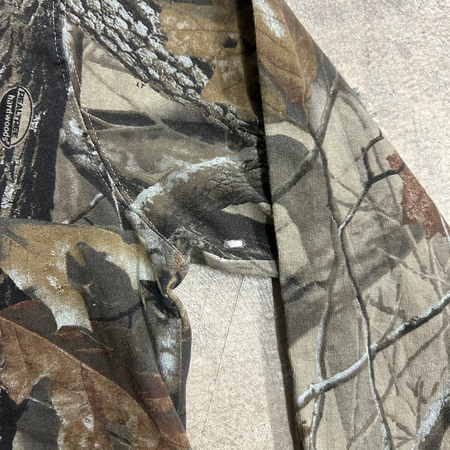 Real Tree Camo Long Sleeve Sz M