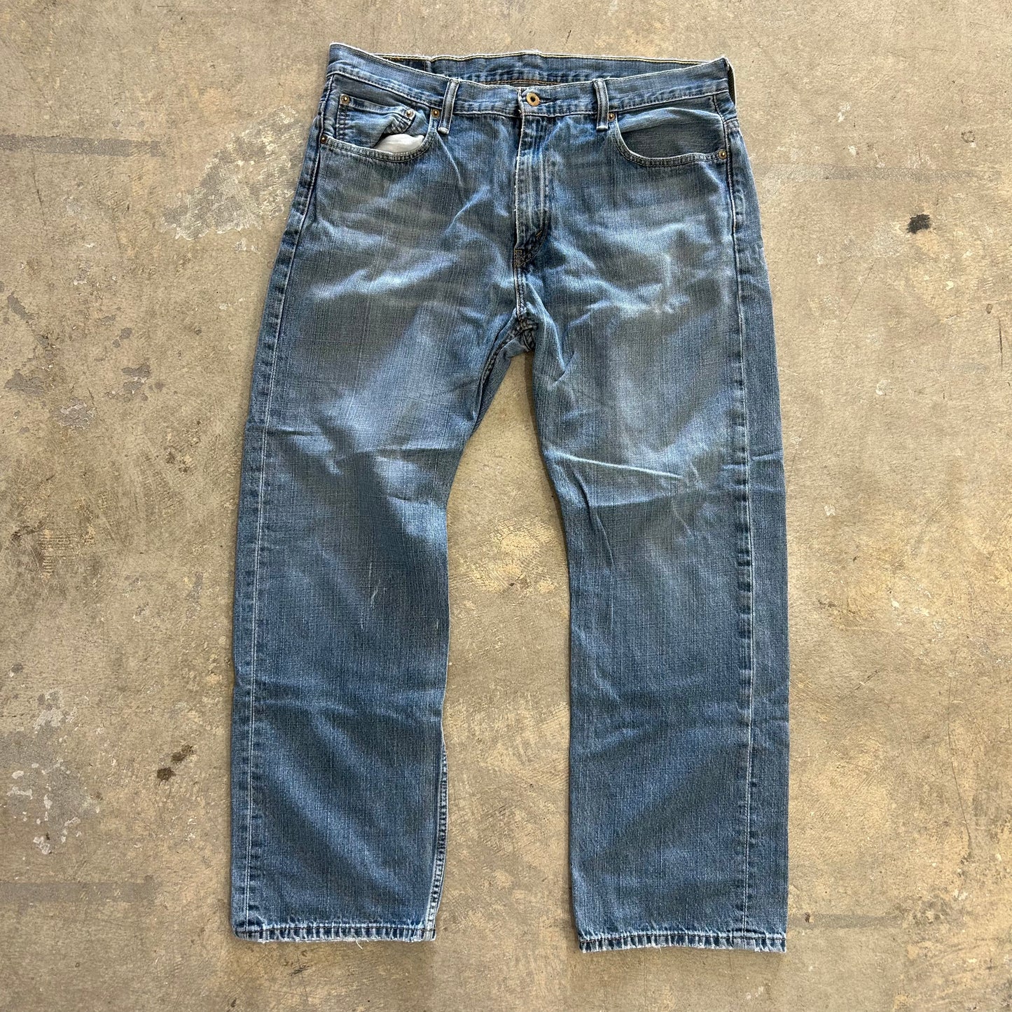 Levis Strait leg Baggy Jeans Sz 36 x 32 (Flaw)