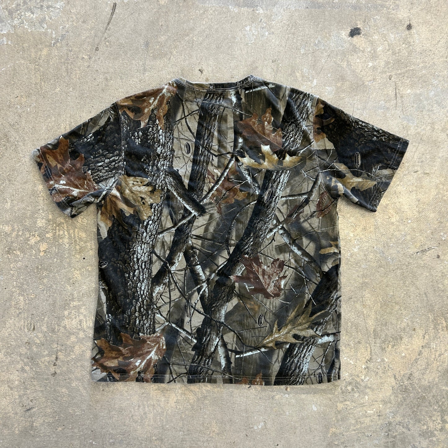 Outfiters Camo Pocket Real Tree Tee Sz L