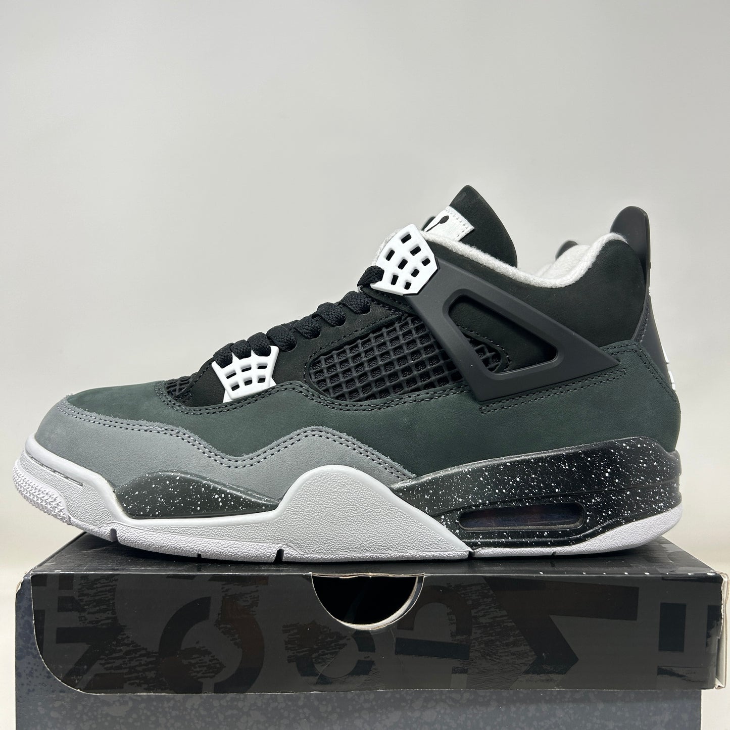 Jordan 4 Retro Fear (2024) Used Size 10