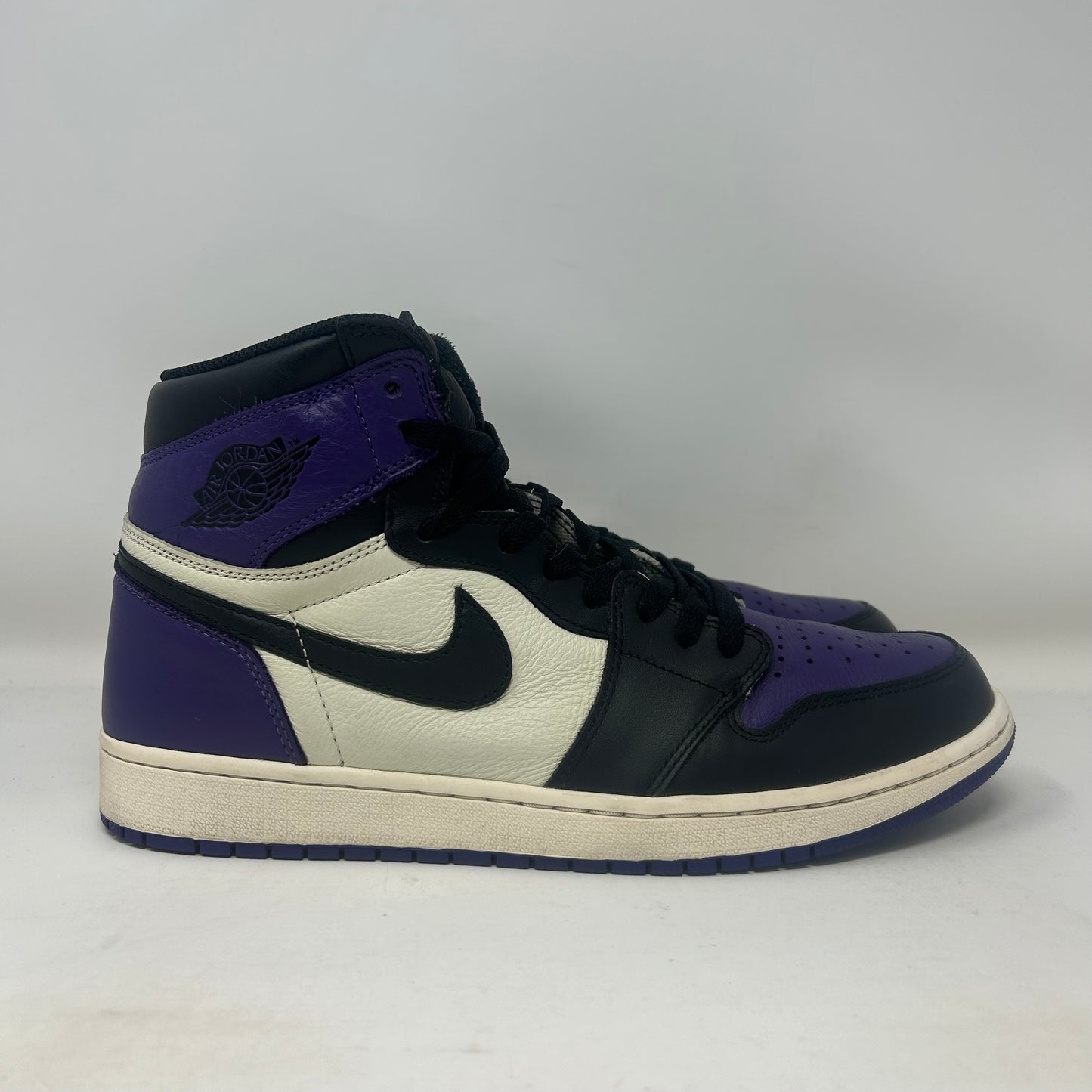 Jordan 1 Court Purple 1.0 Pre-Owned No Box