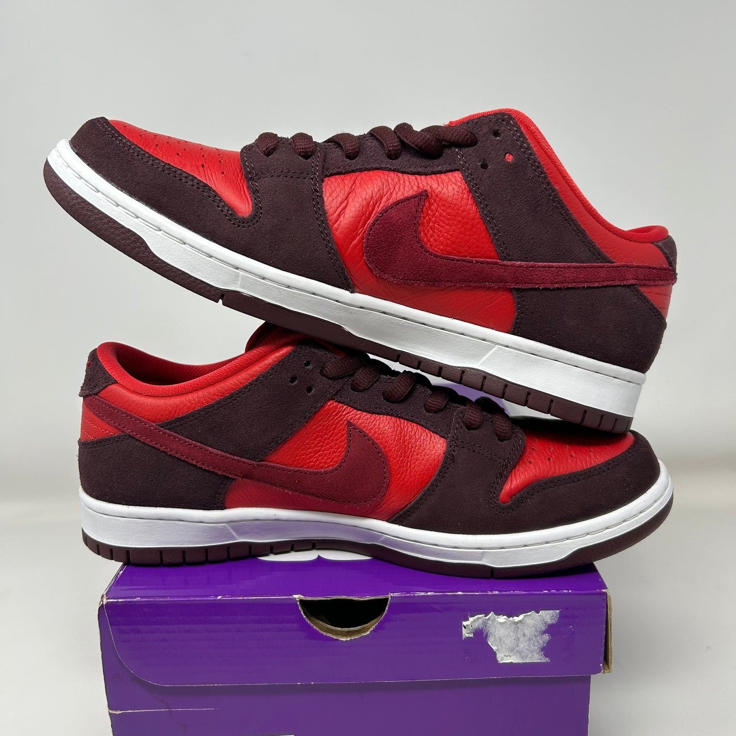 Nike SB Dunk Low Cherry Used