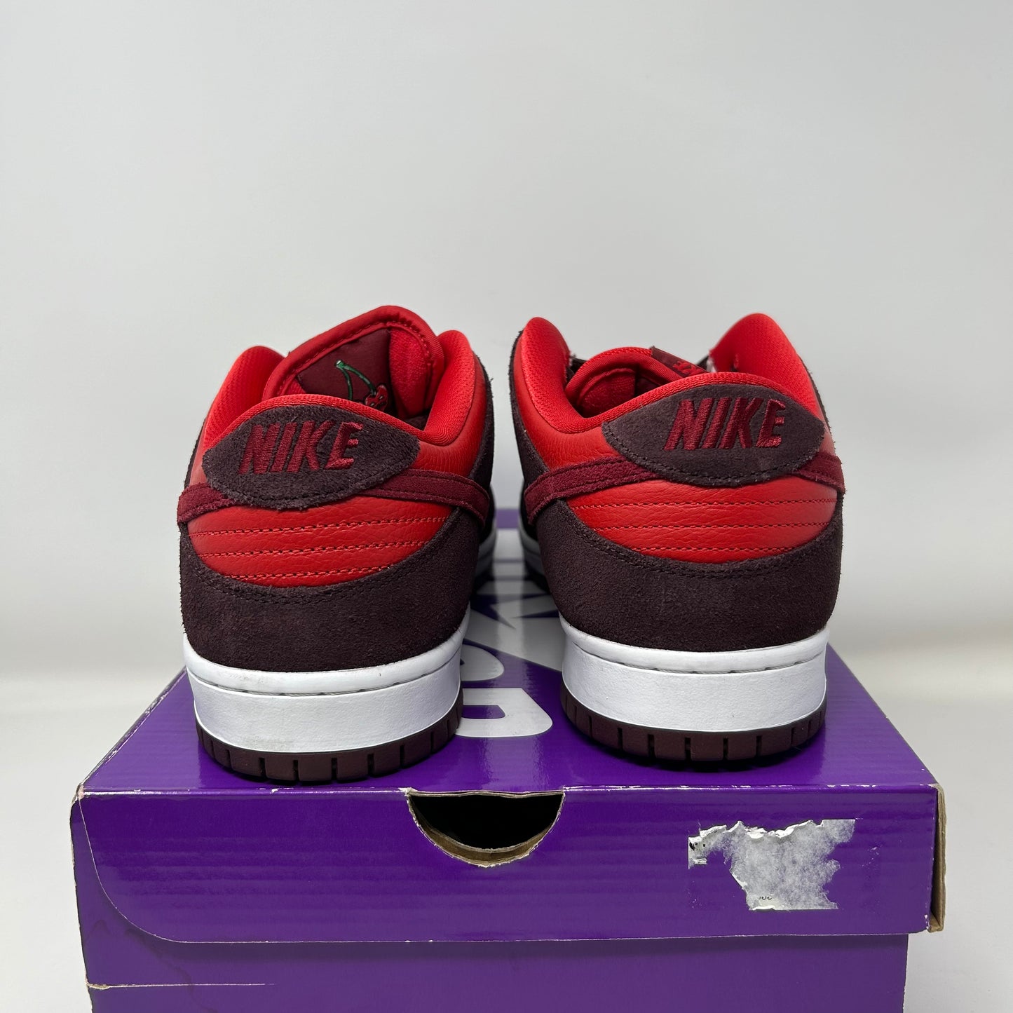 Nike SB Dunk Low Cherry Used