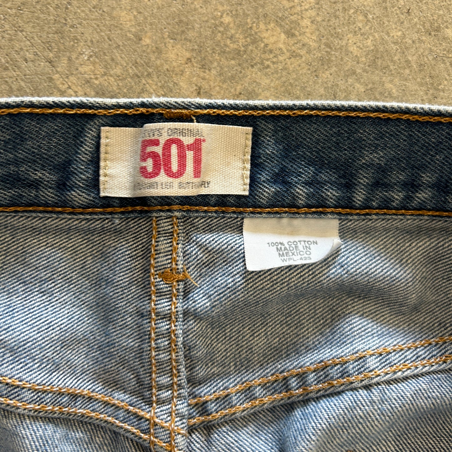 Levis 501 Baggy Jeans Sz 40x30 (Runs Smaller Waist)