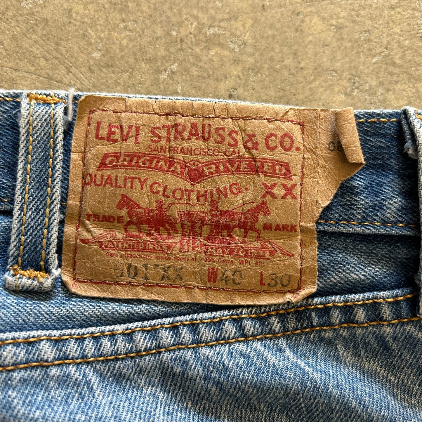 Levis 501 Baggy Jeans Sz 40x30 (Runs Smaller Waist)